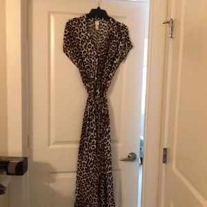 H & M Long leopard print dress - tie around waist, short sleeved